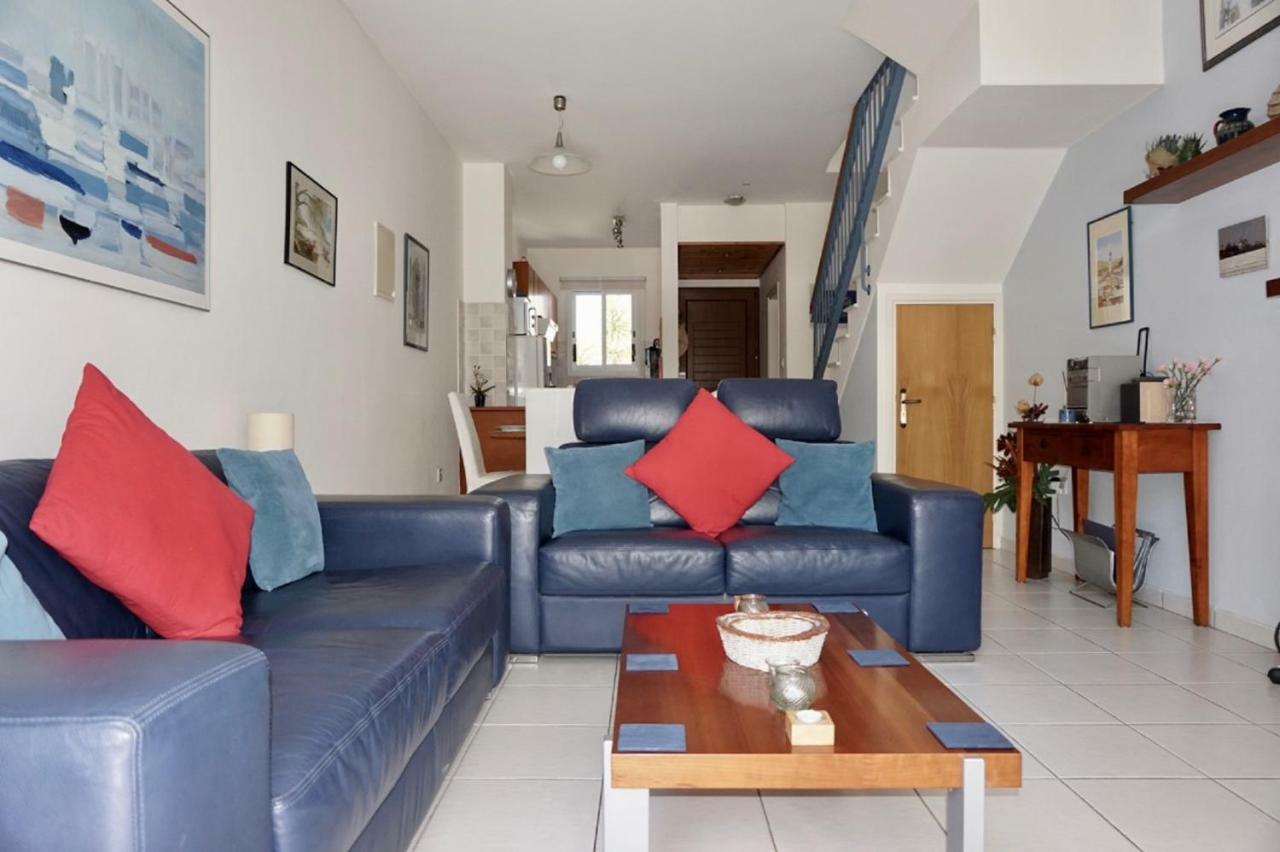 Aurora Townhouse - Complimentary Airport Transport Willa Pafos
